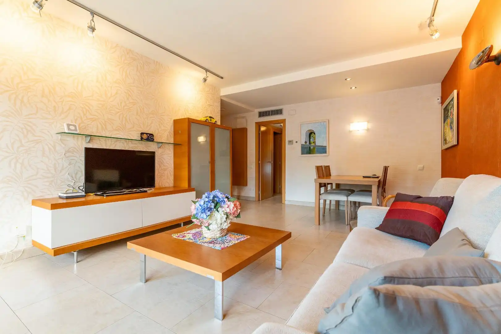Sala d'estar de Planta baixa en venda en Salou amb Aire condicionat, Calefacció i Jardí privat