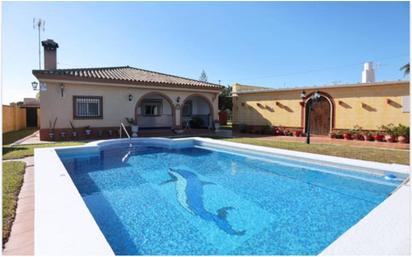 Piscina de Casa o xalet en venda en Conil de la Frontera amb Terrassa i Piscina