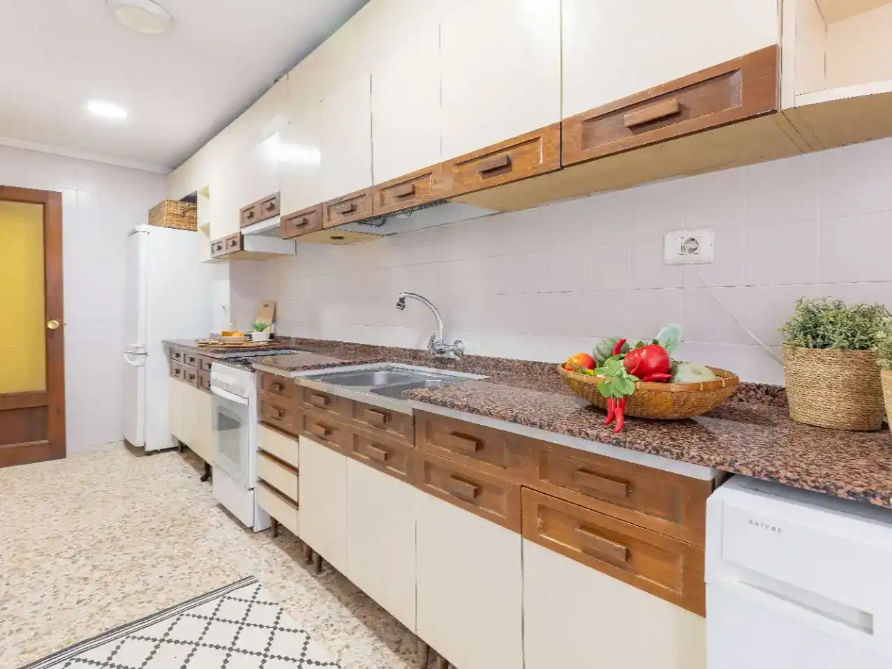 Küche von Wohnung zum Verkauf in  Valencia Capital mit Balkon