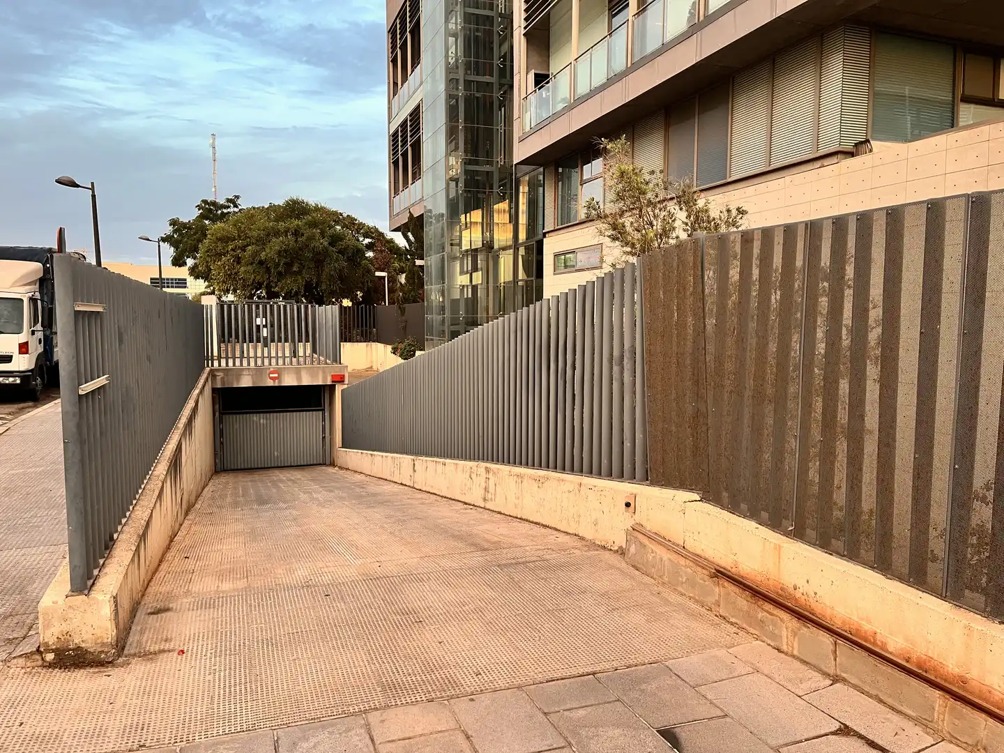 Vista exterior de Garaje de alquiler en Valencia
