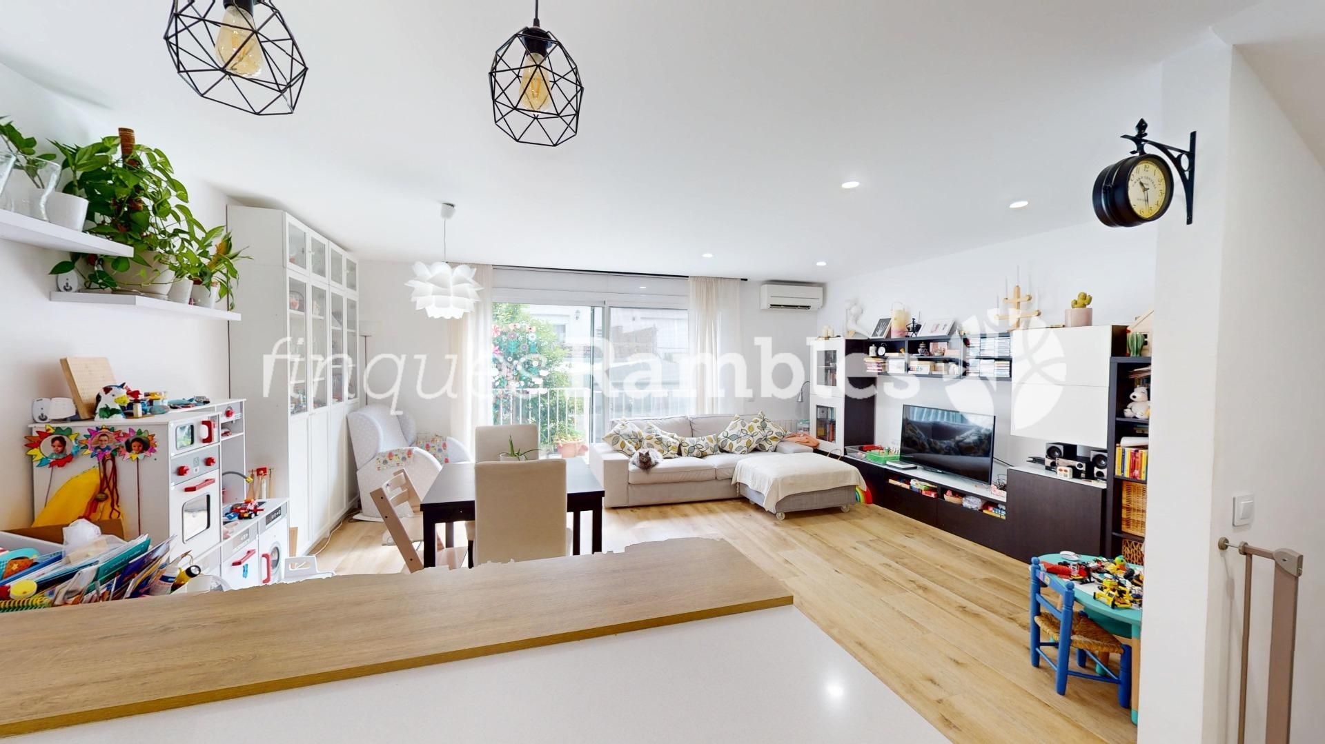 Living room of House or chalet for sale in Igualada  with Air Conditioner, Heating and Private garden