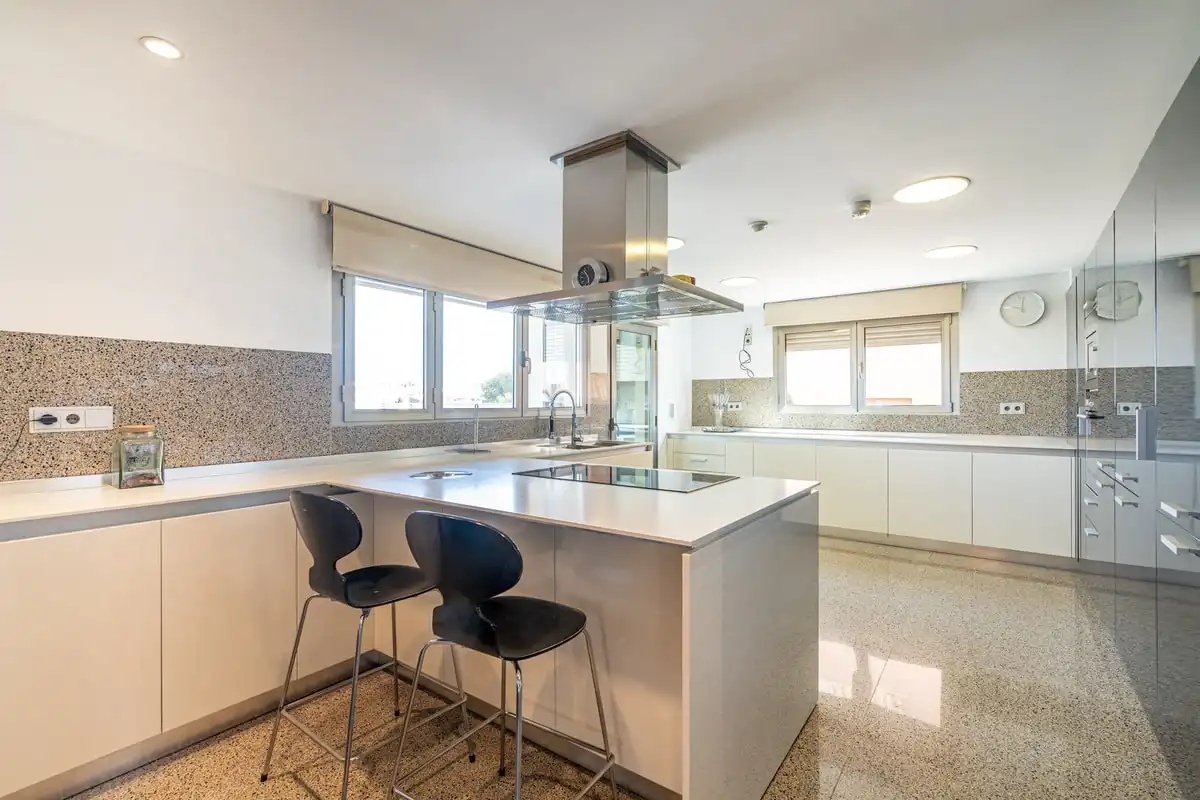 Cuina de Casa o xalet de lloguer en Torrevieja amb Aire condicionat, Calefacció i Jardí privat