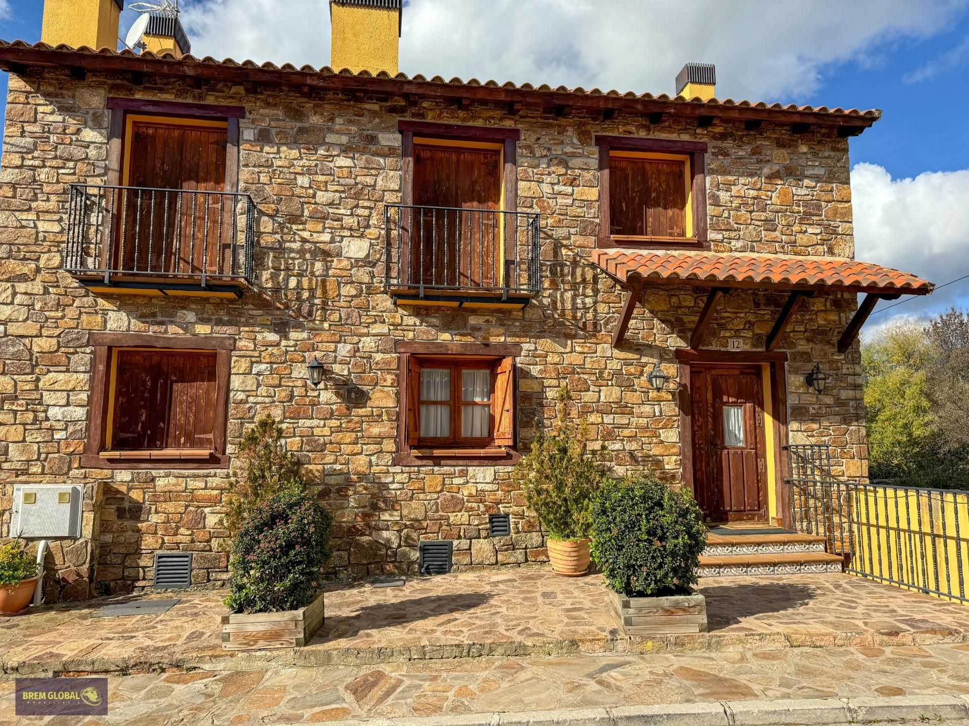 Exterior view of House or chalet for sale in La Serna del Monte  with Heating, Private garden and Terrace