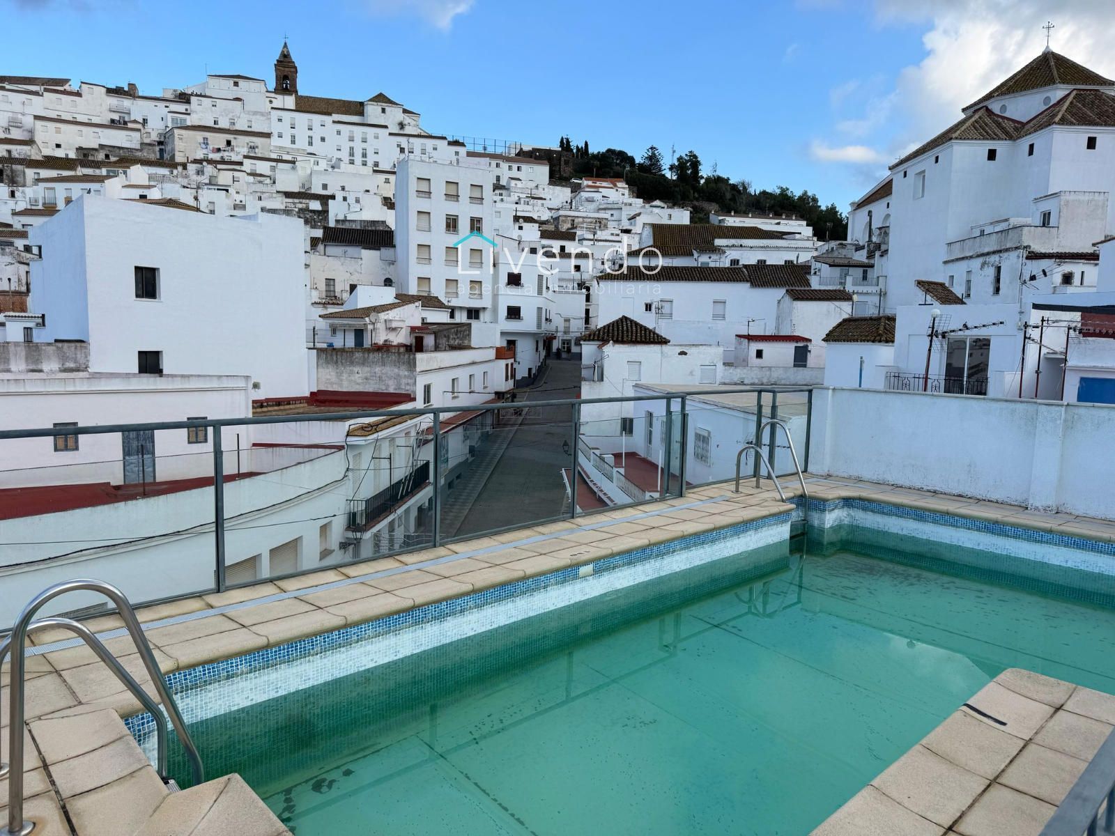 Vista exterior de Pis en venda en Alcalá de los Gazules amb Piscina i Piscina comunitària