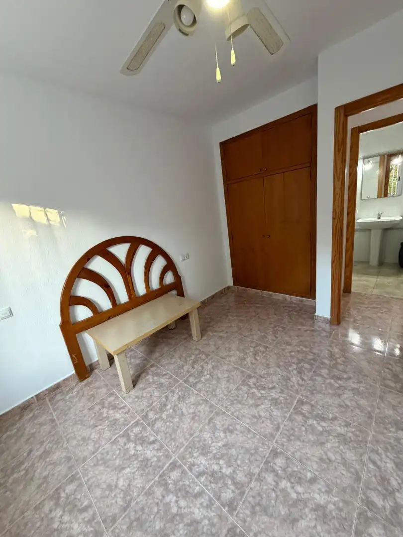 Dormitori de Casa adosada en venda en Torrevieja amb Aire condicionat, Calefacció i Jardí privat