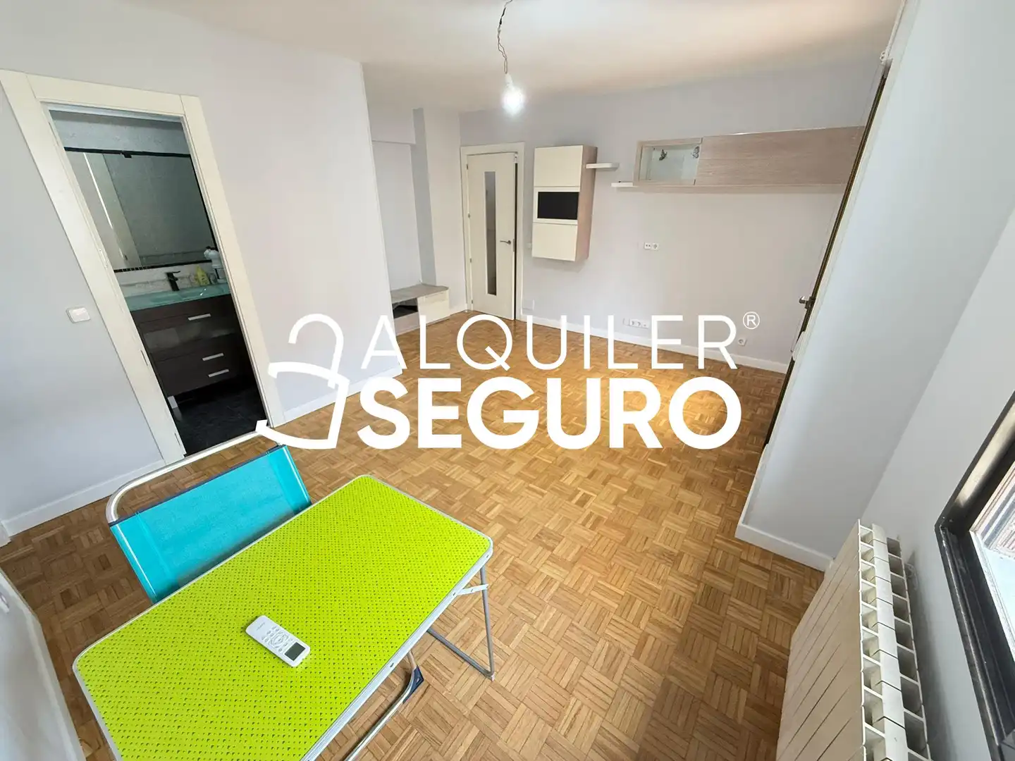 Schlafzimmer von Wohnung zur Miete in Madrid mit Klimaanlage, Heizung und Terrasse
