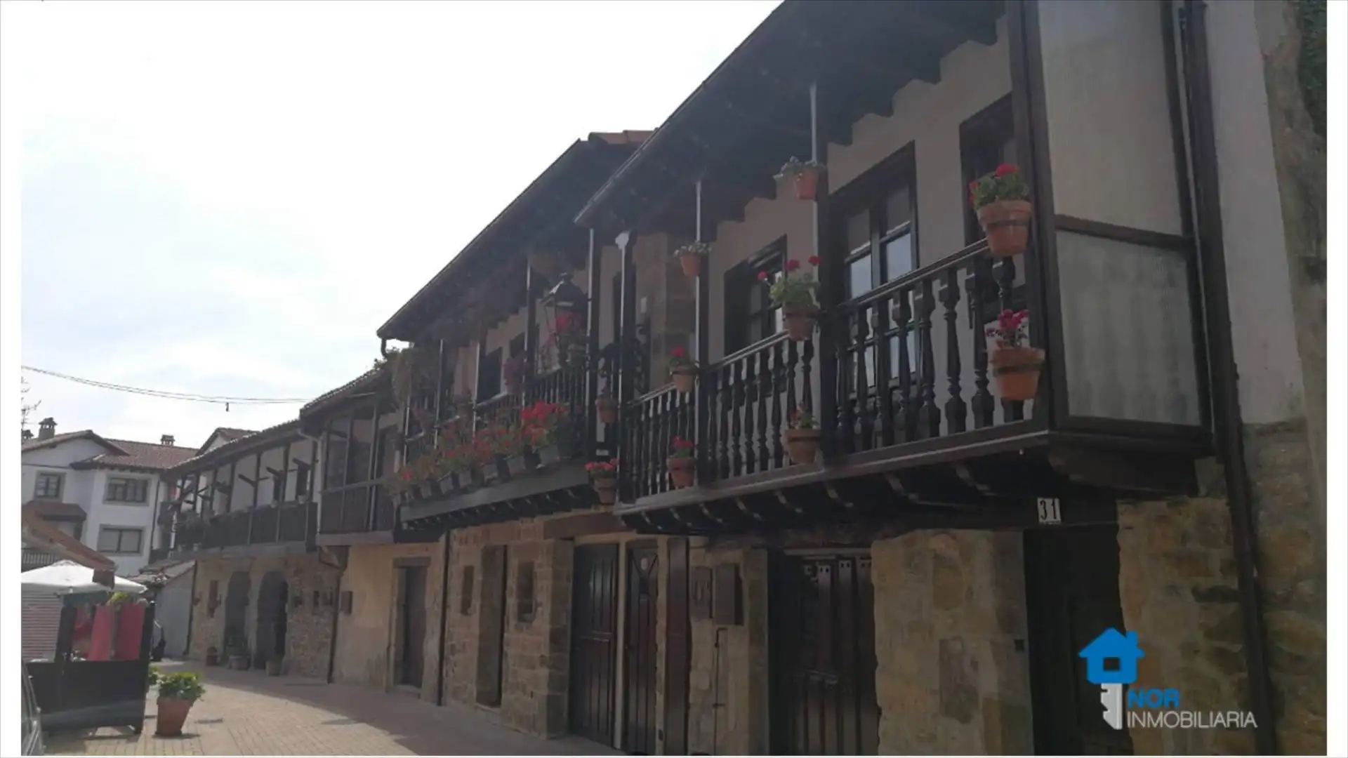 Vista exterior de Piso en venta en Escalante con Terraza y Amueblado