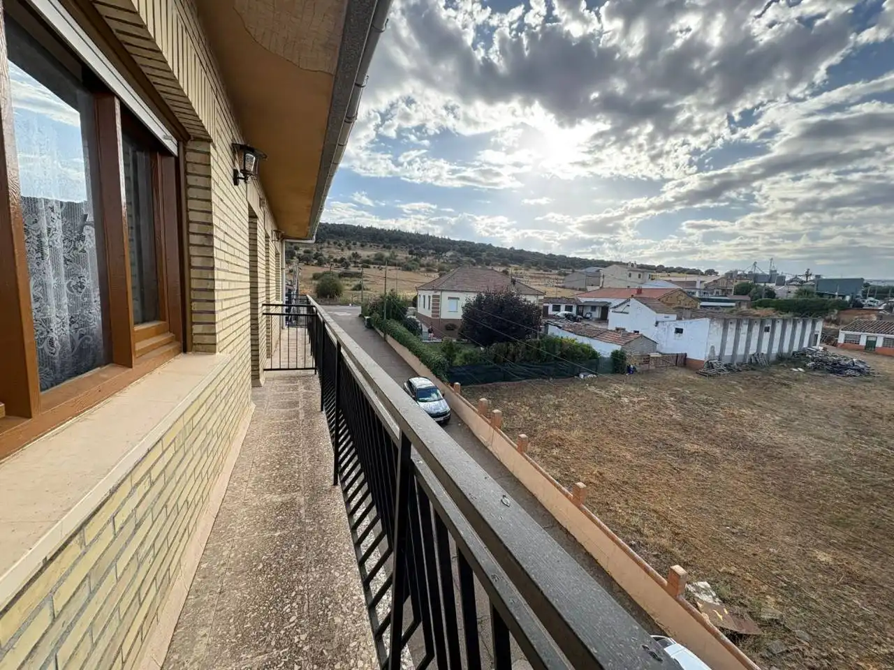 Vista exterior de Pis en venda en Tamames amb Moblat i Balcó