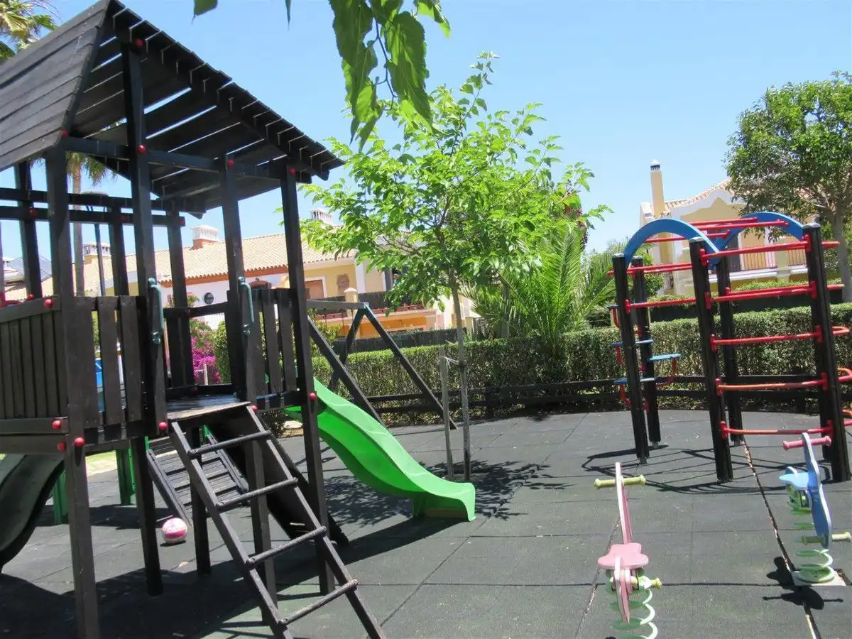 Detached homes for rent in Guadalmina Alta