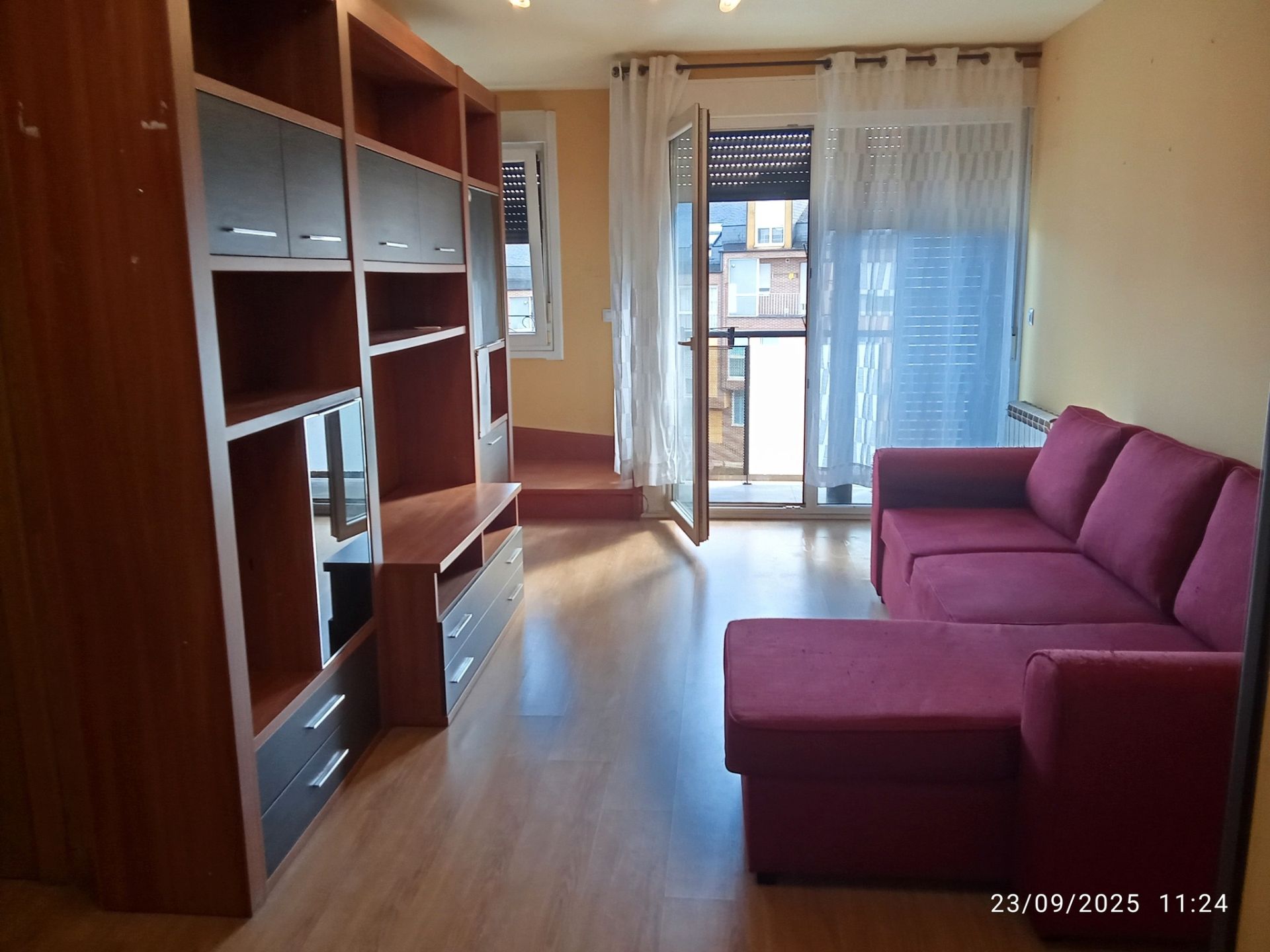 Sala d'estar de Dúplex en venda en Torrelavega  amb Calefacció, Parquet i Traster