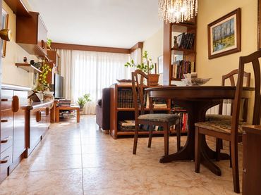 Piso con balcón en venta en Olot