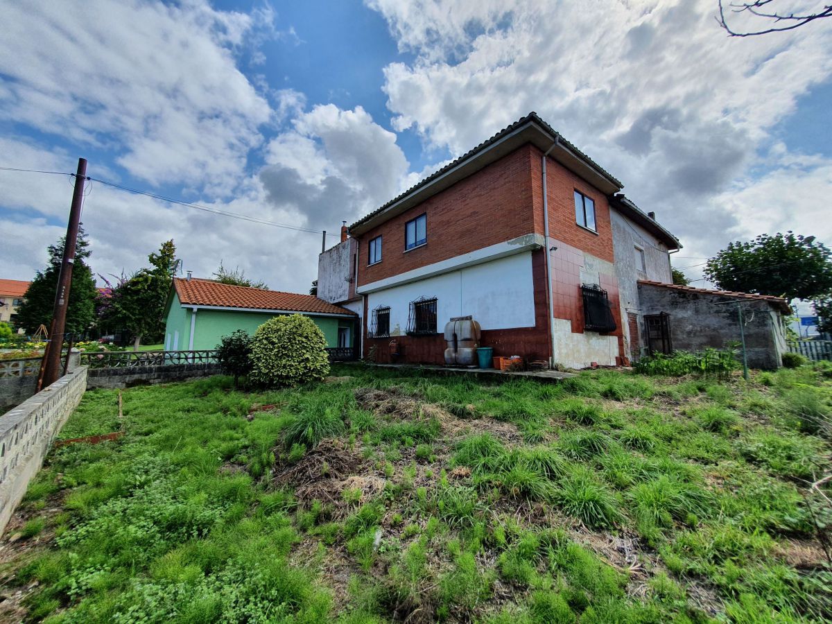 Exterior view of House or chalet for sale in Soto del Barco  with Terrace