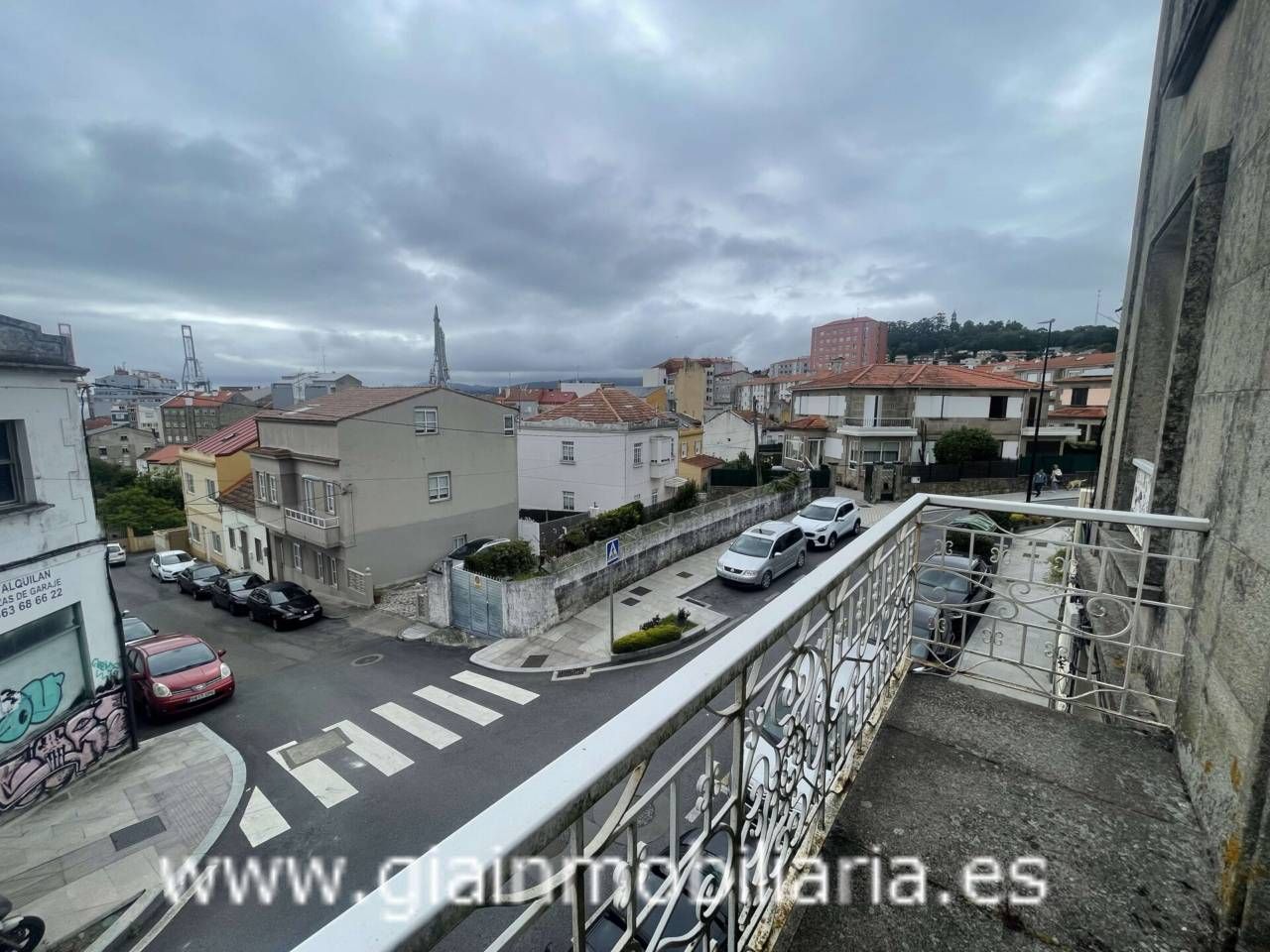 Vista exterior de Piso en venta en Vigo  con Calefacción, Terraza y Amueblado