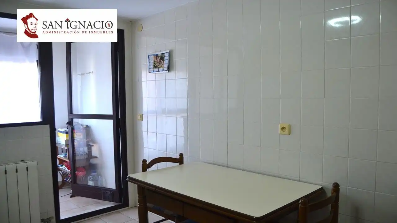 Cocina de Piso en venta en Trespaderne con Calefacción, Terraza y Trastero
