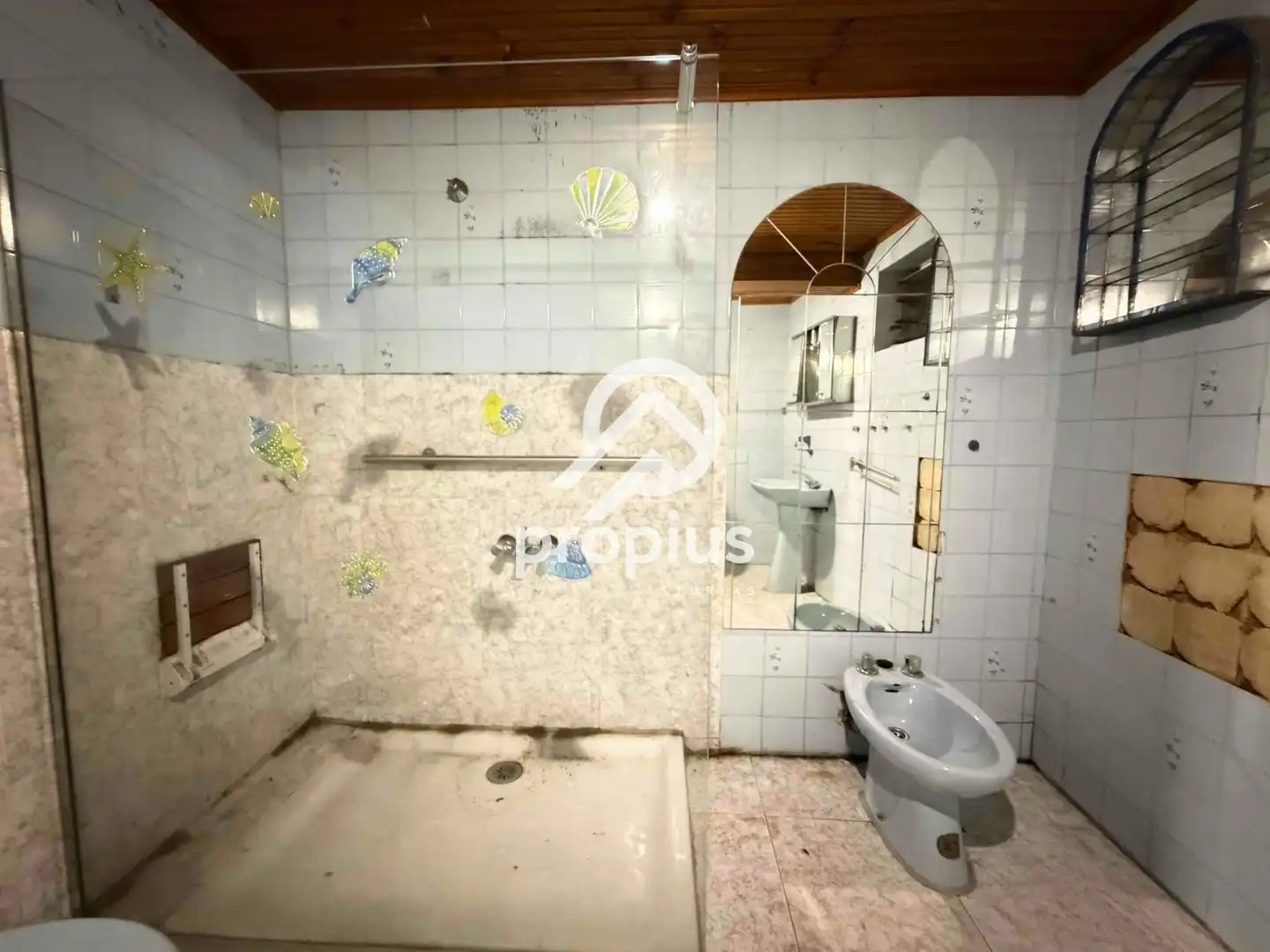 Bany de Casa adosada en venda en Llanes amb Calefacció, Terrassa i Traster