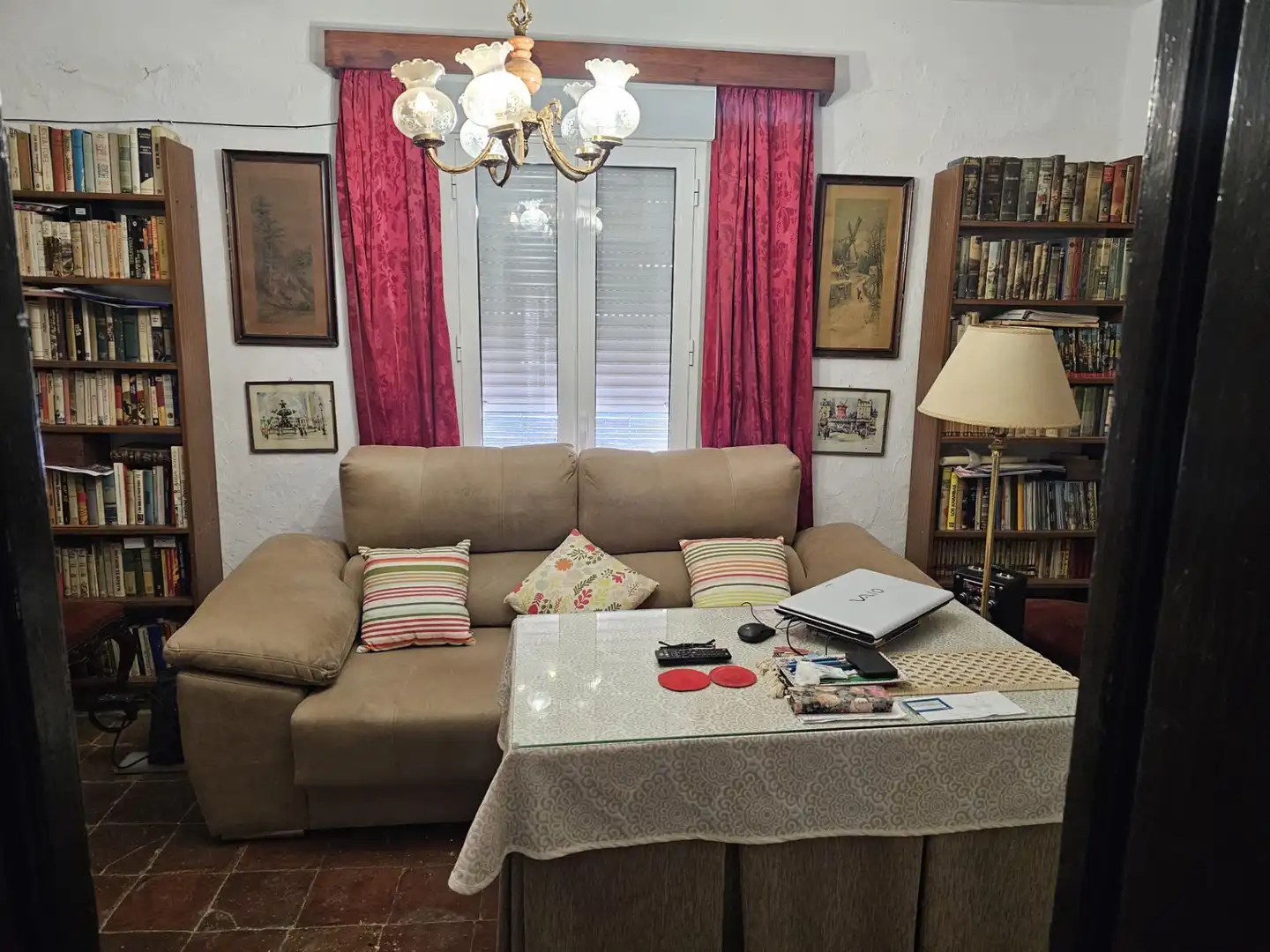 Sala d'estar de Casa o xalet en venda en Benamocarra amb Terrassa i Moblat