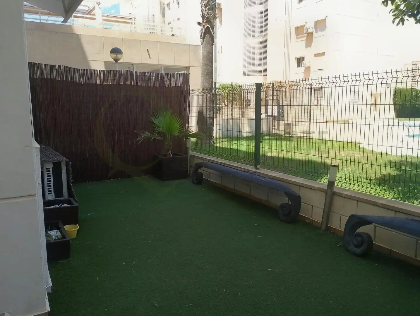 Terrasse von Erdgeschoss zur Miete in El Campello mit Klimaanlage, Privatgarten und Möbliert