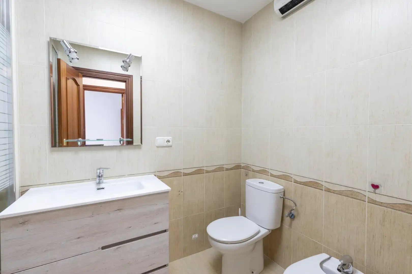 Bathroom of Flat for sale in Alhendín  with Air Conditioner