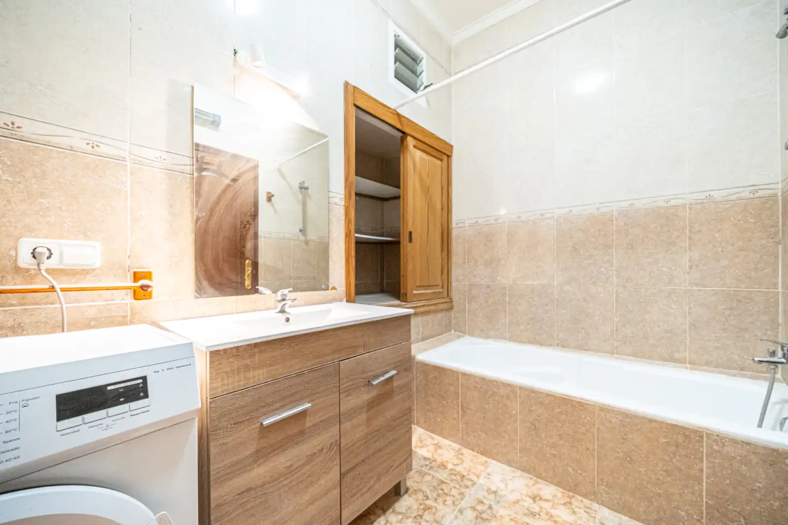 Bathroom of Buildings for sale in Porreres
