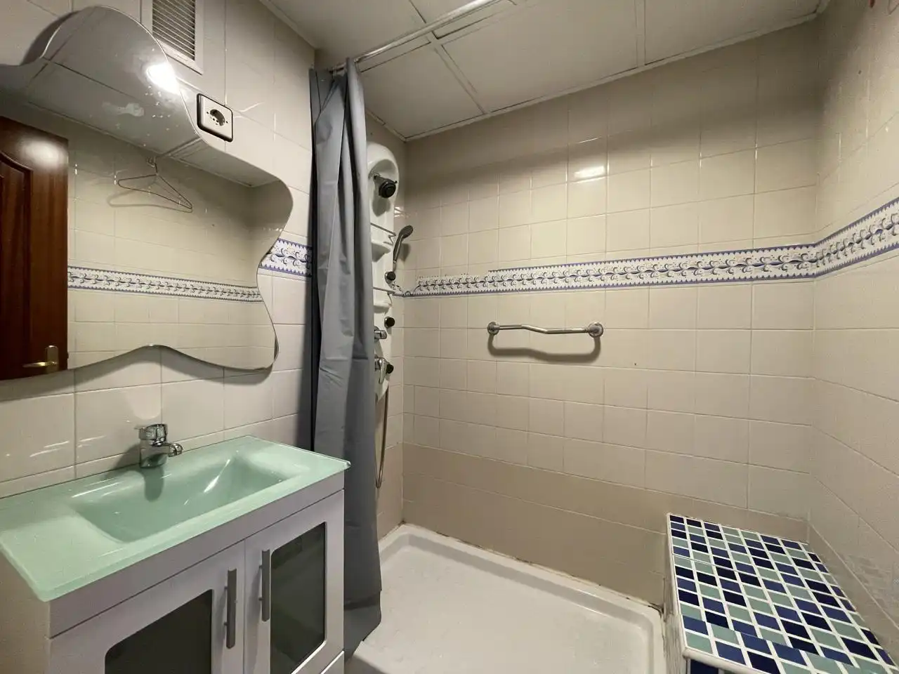 Baño de Piso en venta en A Coruña Capital  con Calefacción y Trastero