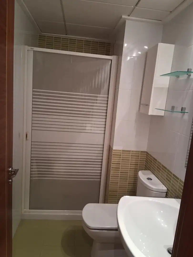 Baño de Apartamento en venta en Albacete con Calefacción, Trastero y Balcón