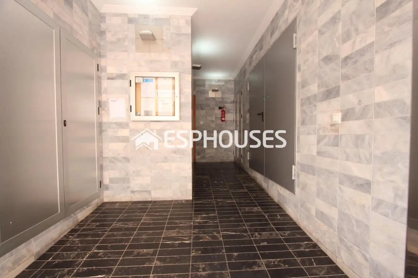 Apartamento en venta en Guardamar del Segura con Terraza, Trastero y Amueblado