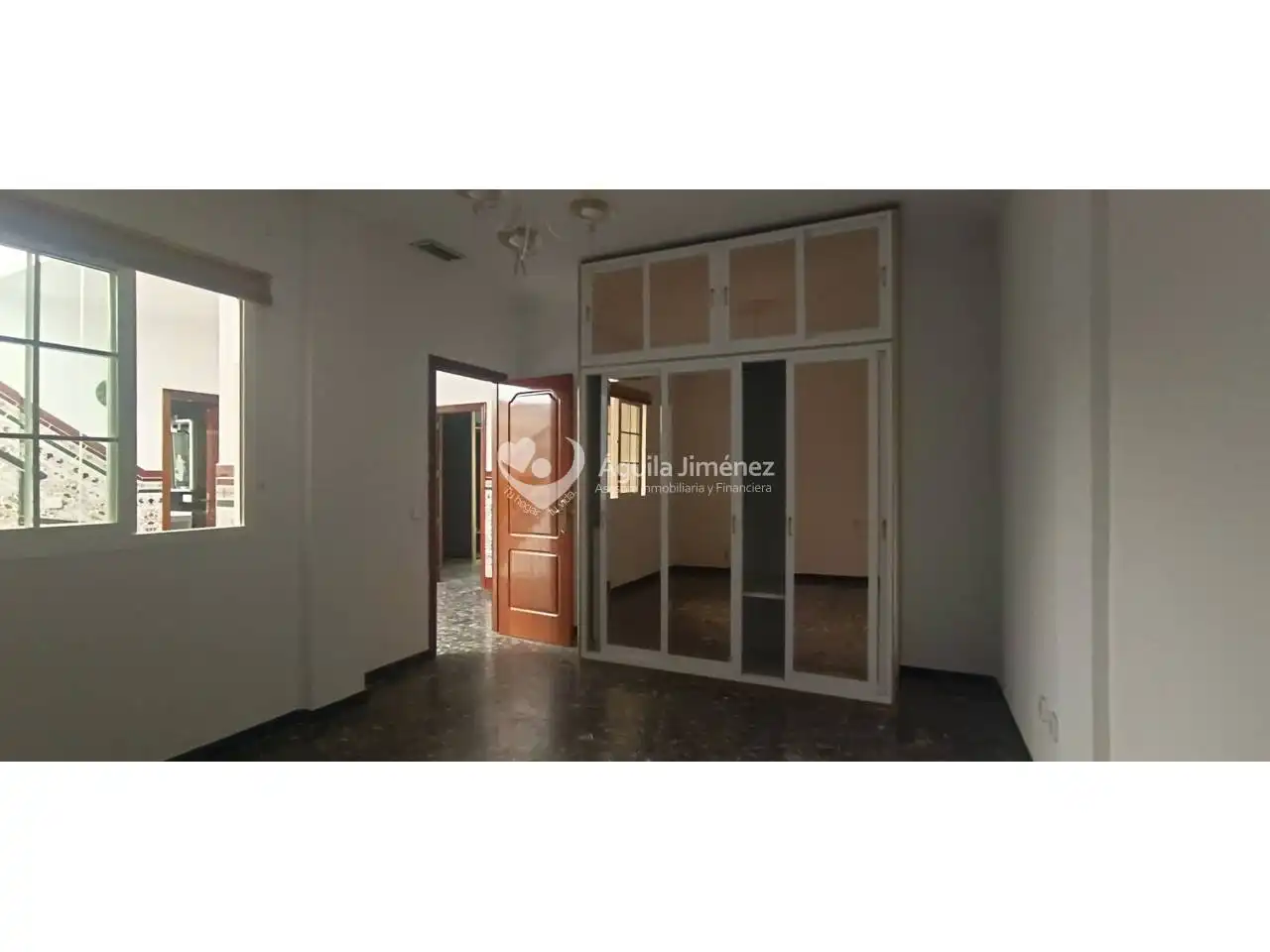 Dormitori de Casa adosada en venda en Alcalá de Guadaira amb Calefacció i Terrassa