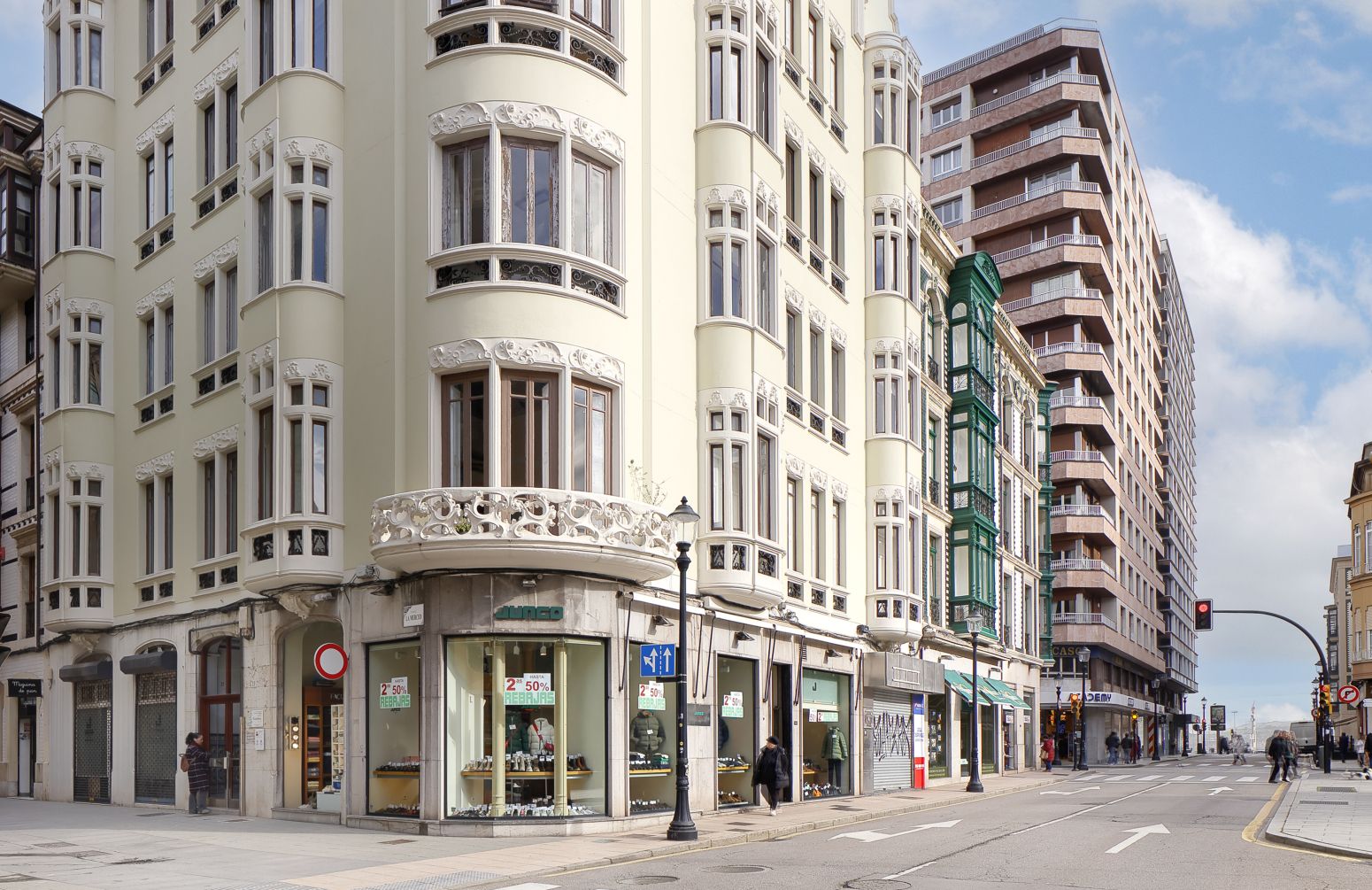 Vista exterior de Pis en venda en Gijón  amb Calefacció i Parquet