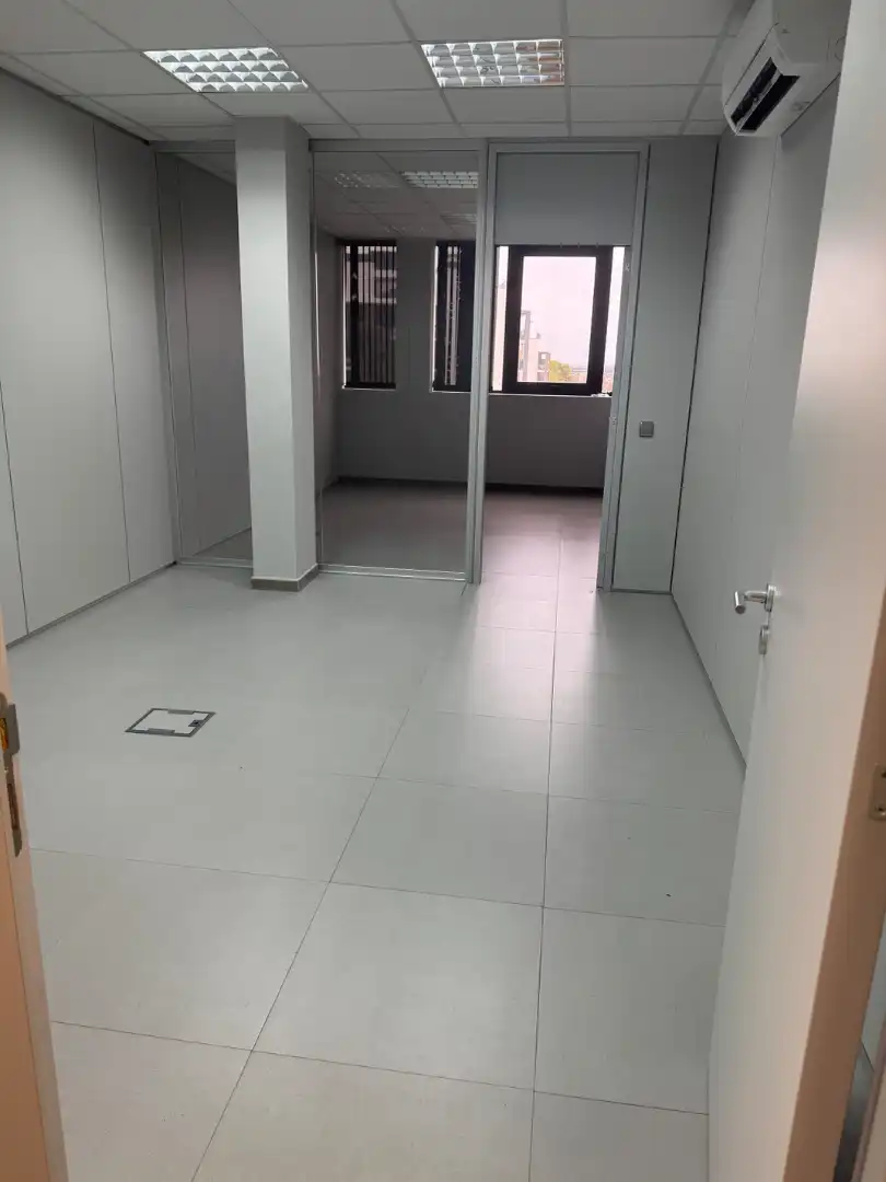 Büro zur Miete in Castelldefels mit Klimaanlage und Heizung
