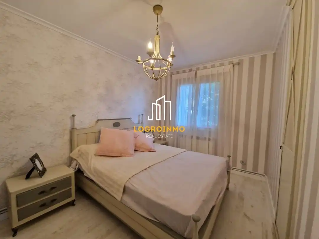 Bedroom of Houses for sale in Lapoblación  with Heating, Private garden and Parquet flooring