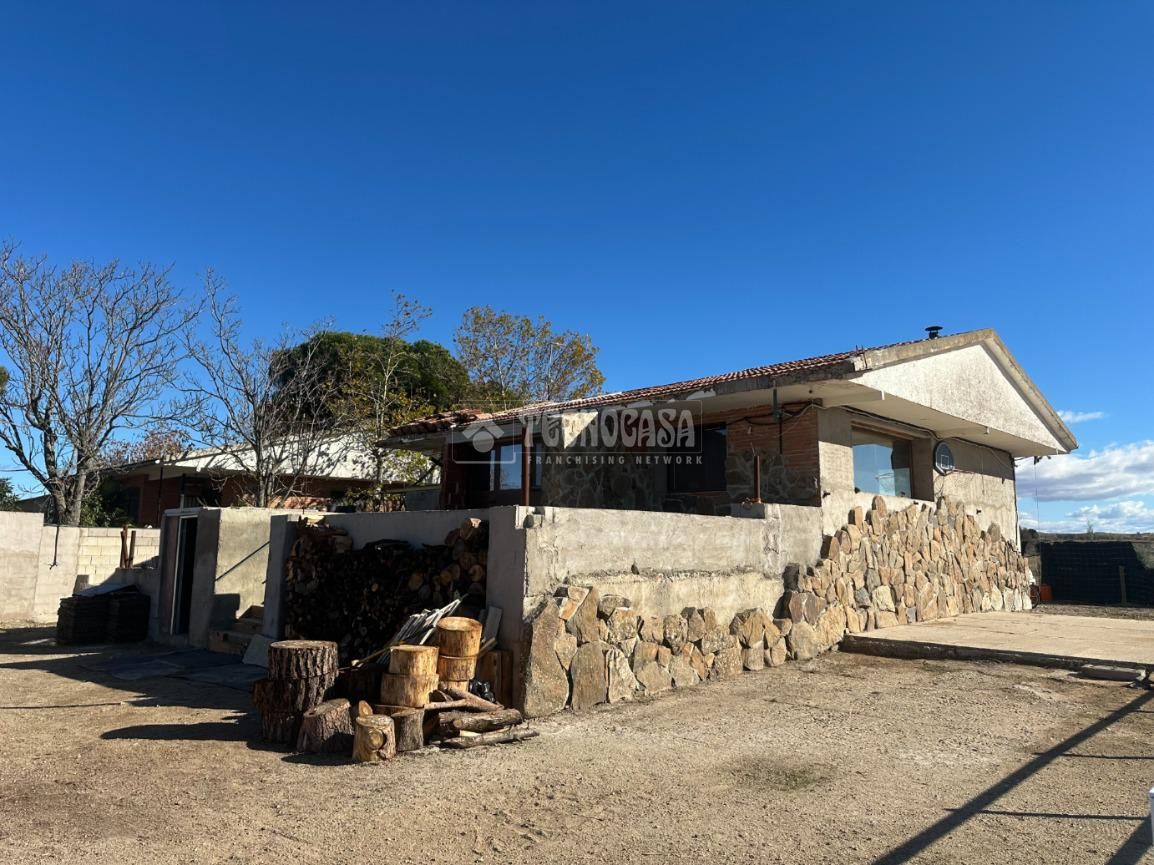 Exterior view of House or chalet for sale in Valdetorres de Jarama  with Heating