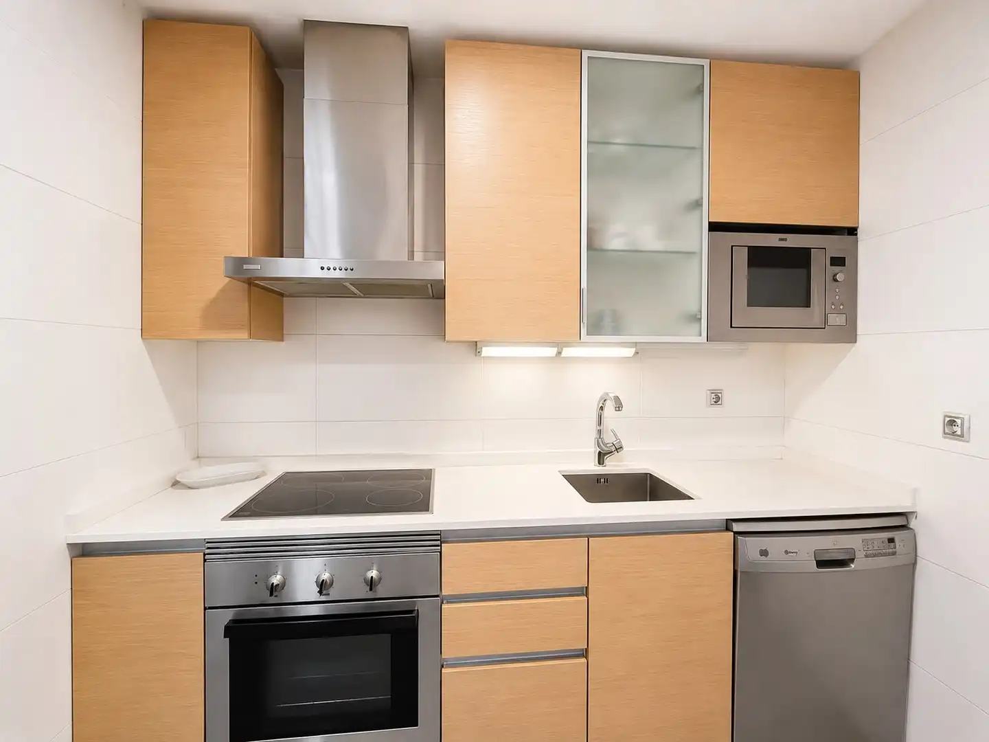 Kitchen of Flat for sale in Madrid  with Air Conditioner, Private garden and Storage room