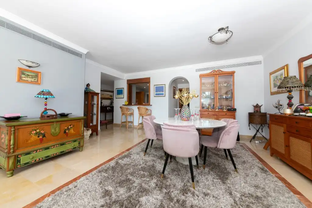 Apartamento con piscina en venta en La Quinta, imagen 4