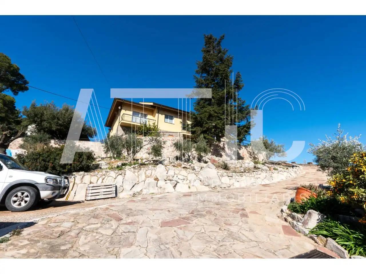 Vista exterior de Casa o xalet en venda en Castellar del Vallès amb Aire condicionat, Calefacció i Terrassa