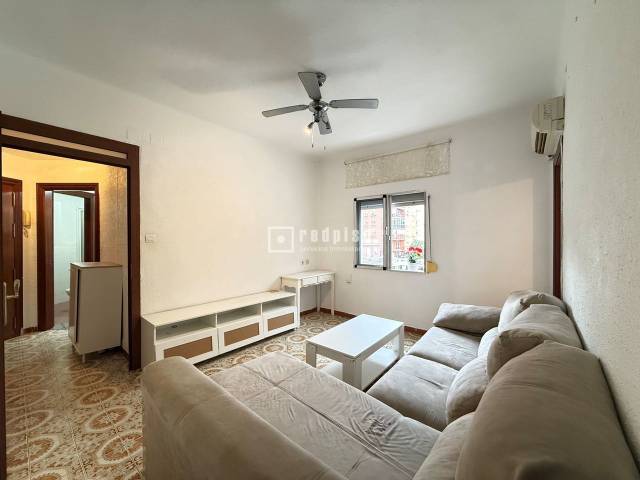 Piso en Venta en HEROE DE SOSTOA en Girón - Las Delicias