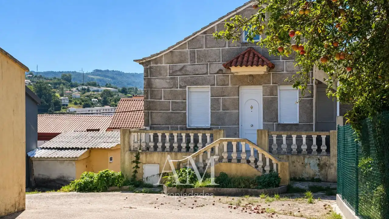 Vista exterior de Casa o chalet en venta en Vigo  con Calefacción, Jardín privado y Terraza