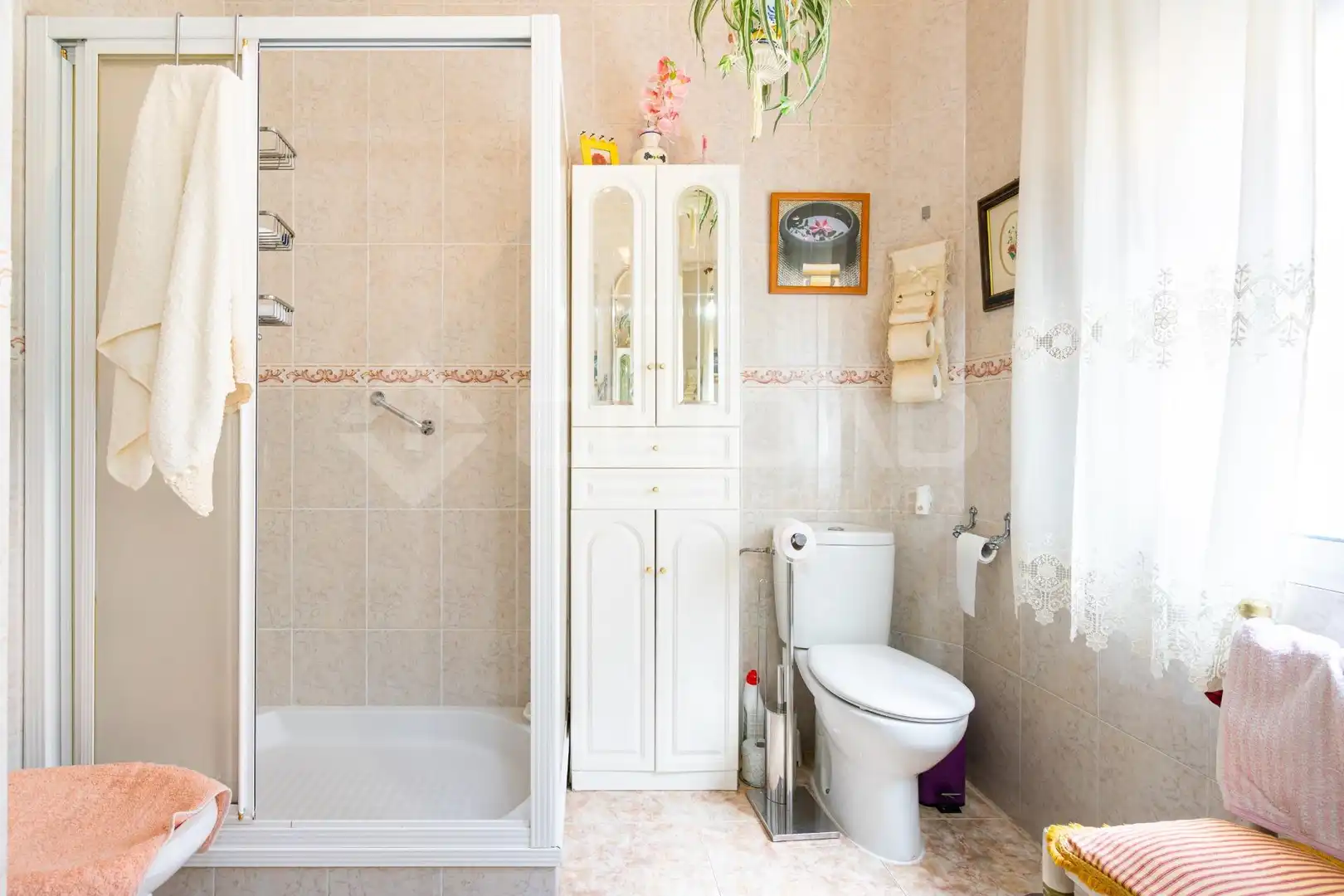Bathroom of Flat for sale in Sevilla  with Air Conditioner, Storage room and Balcony