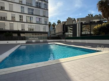 Wohnung mit Pool zum Verkauf in Carrer MINERIA