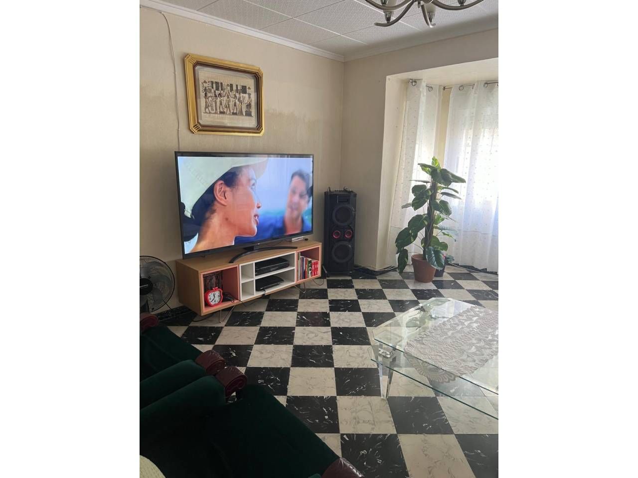 Sala d'estar de Casa o xalet en venda en Elda