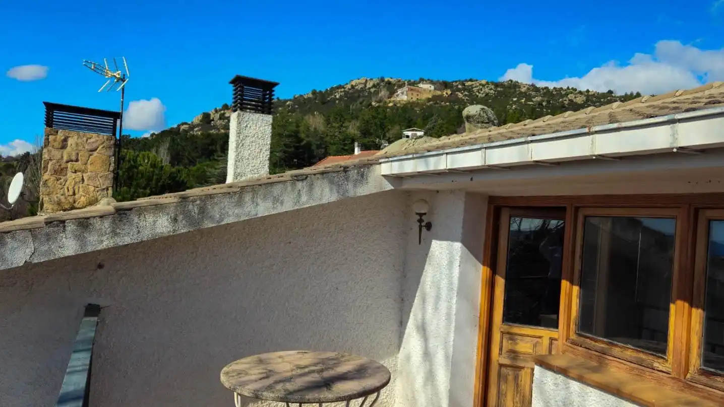 Vista exterior de Casa o chalet en venta en El Boalo - Cerceda – Mataelpino con Calefacción