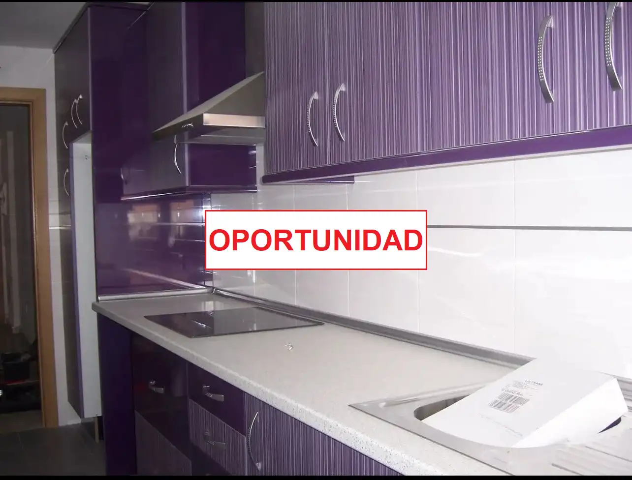 Cocina de Dúplex en venta en Ciudad Real Capital con Aire acondicionado, Trastero y Amueblado