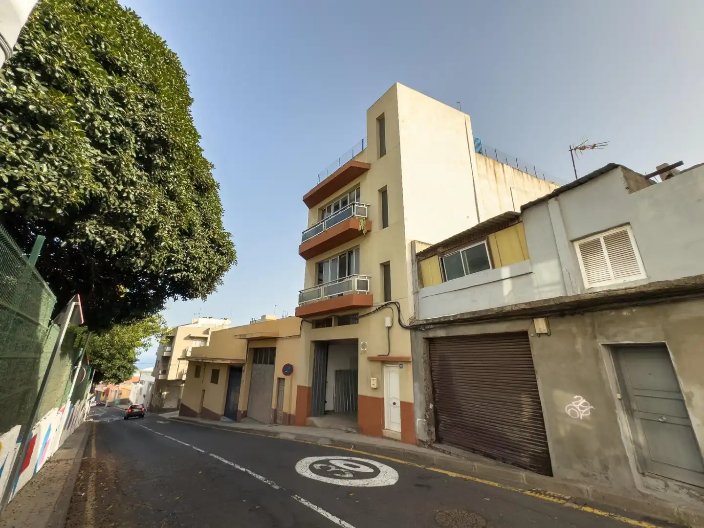 Vista exterior de Casa o xalet en venda en Santa Cruz de Tenerife amb Traster i Balcó
