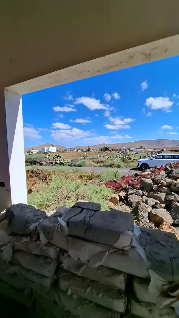 Vista exterior de Casa o xalet en venda en La Oliva amb Jardí privat i Terrassa