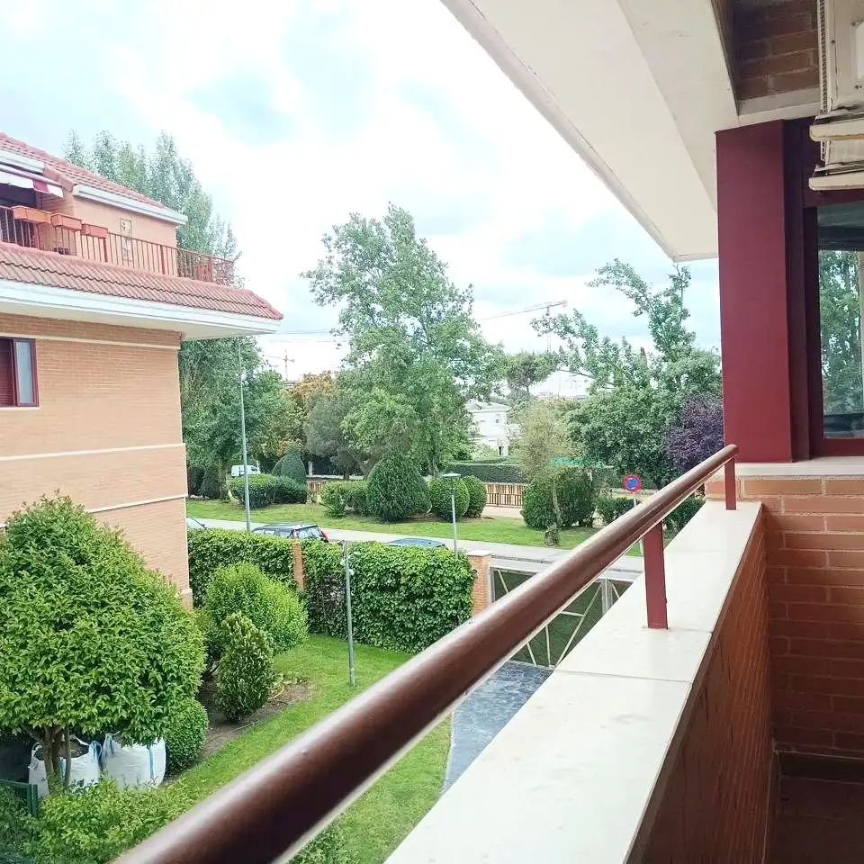 Terrassa de Pis de lloguer en Las Rozas de Madrid amb Aire condicionat, Calefacció i Terrassa
