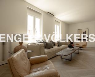 Living room of Apartment for sale in  Madrid Capital  with Air Conditioner, Heating and Parquet flooring