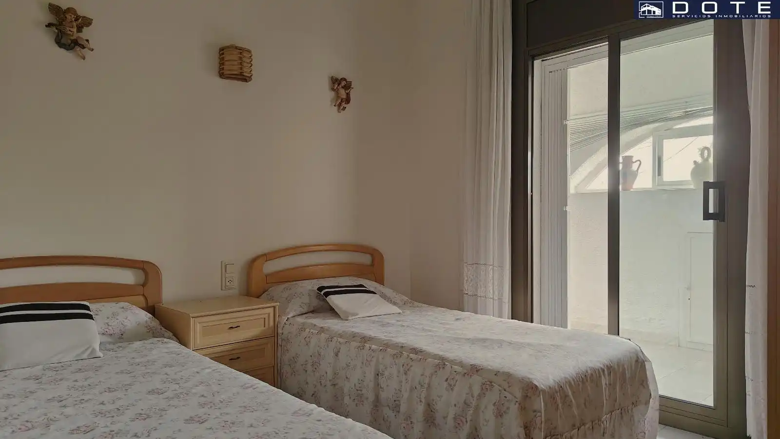 Habitación de Casa adosada en venta en Creixell con Terraza, Trastero y Alarma