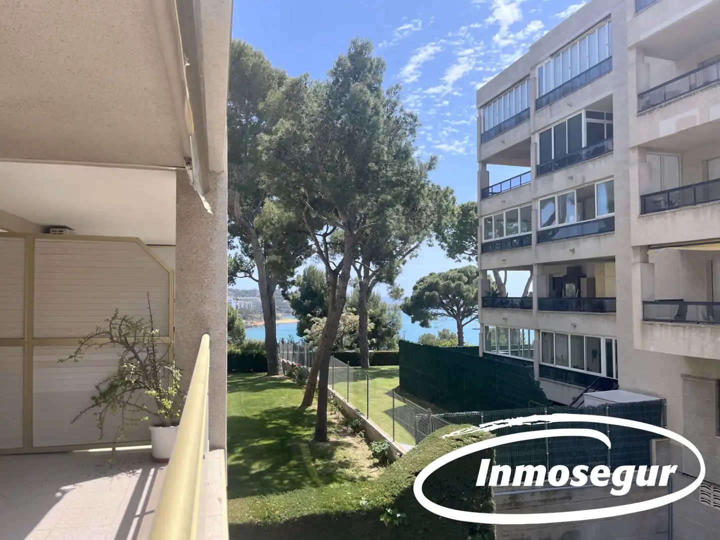 Appartamento con piscina in vendita a Carrer del Vendrell 4