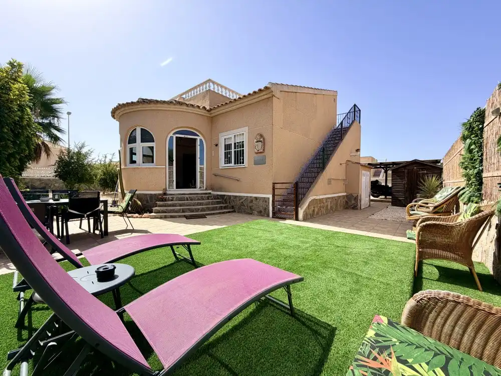 Villa con giardino in vendita a Benijófar