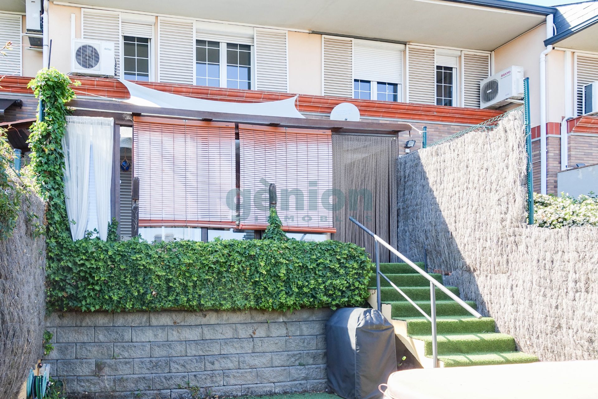 Terrace of Single-family semi-detached for sale in Girona Capital  with Private garden