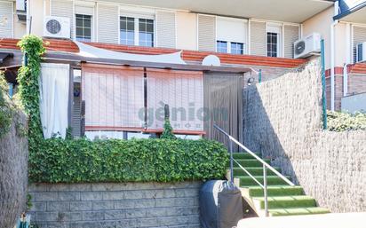 Terrassa de Casa adosada en venda en Girona Capital amb Jardí privat